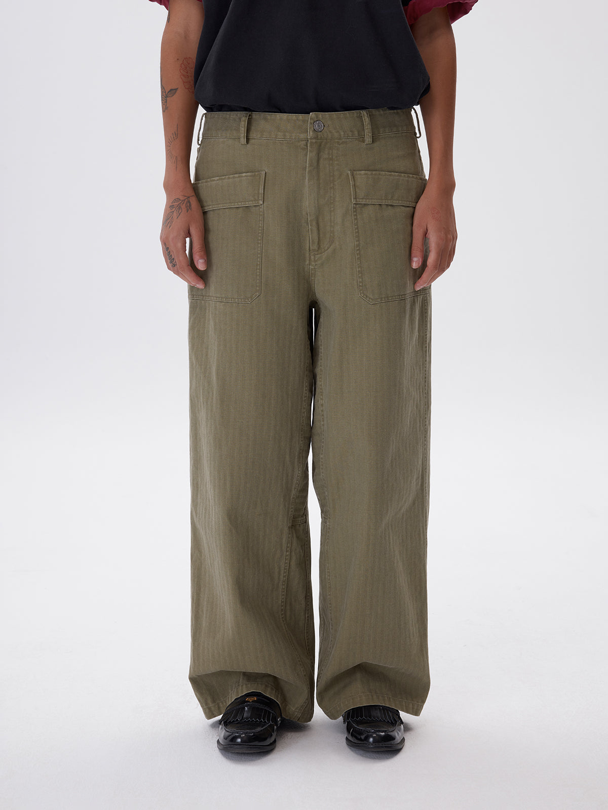 Casual pants with patch pockets