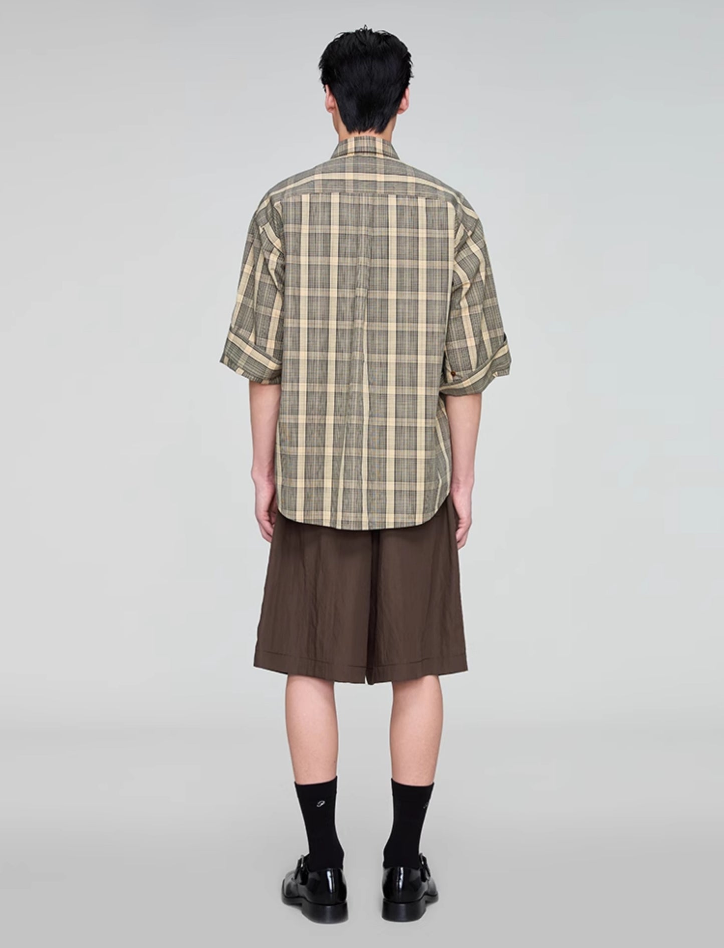 Elastic waist casual shorts