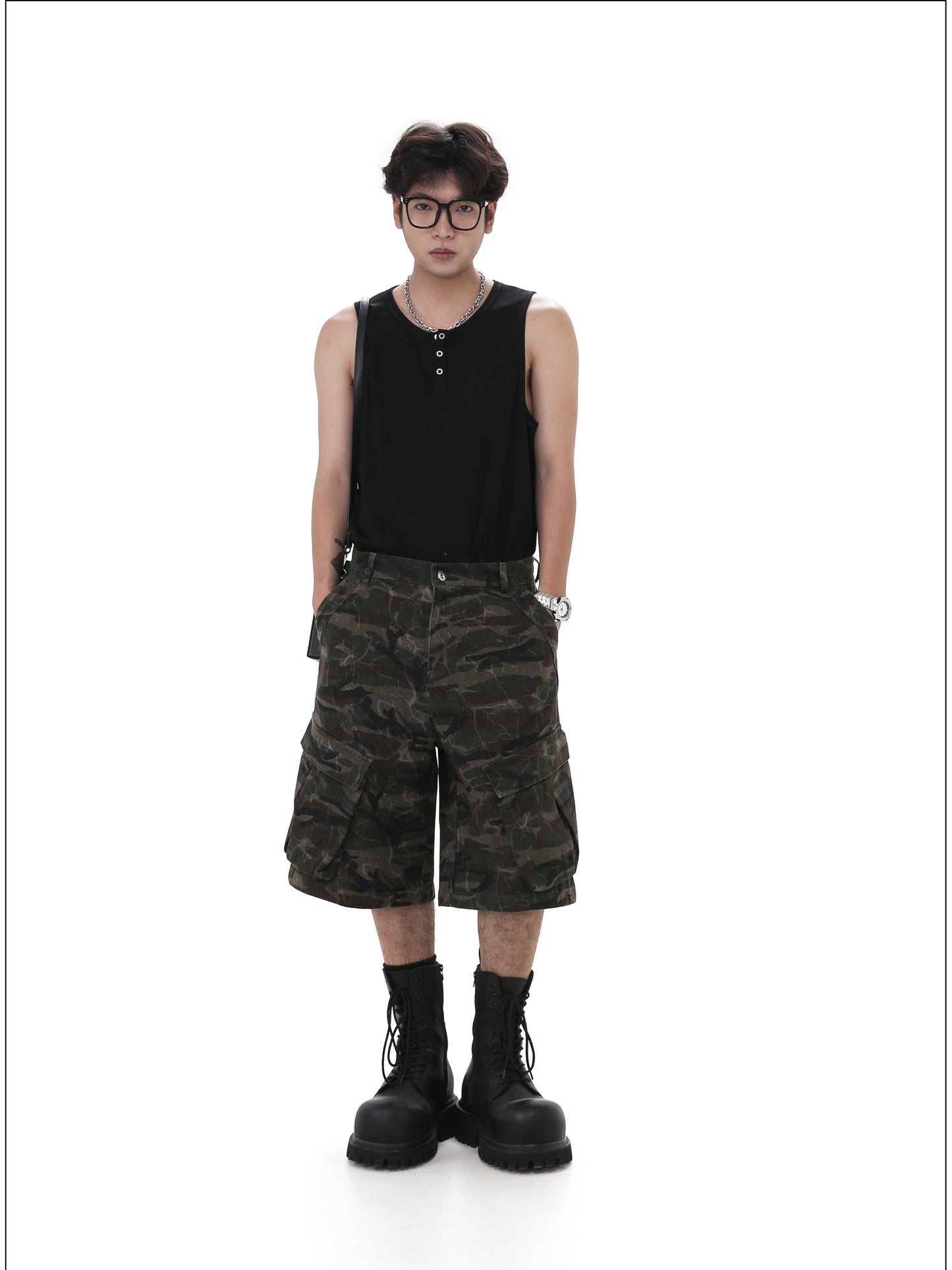 Wash-processed shorts