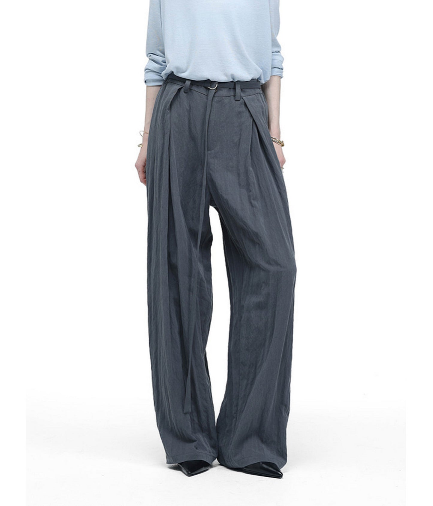 Pleated Casual Pants with a Belt