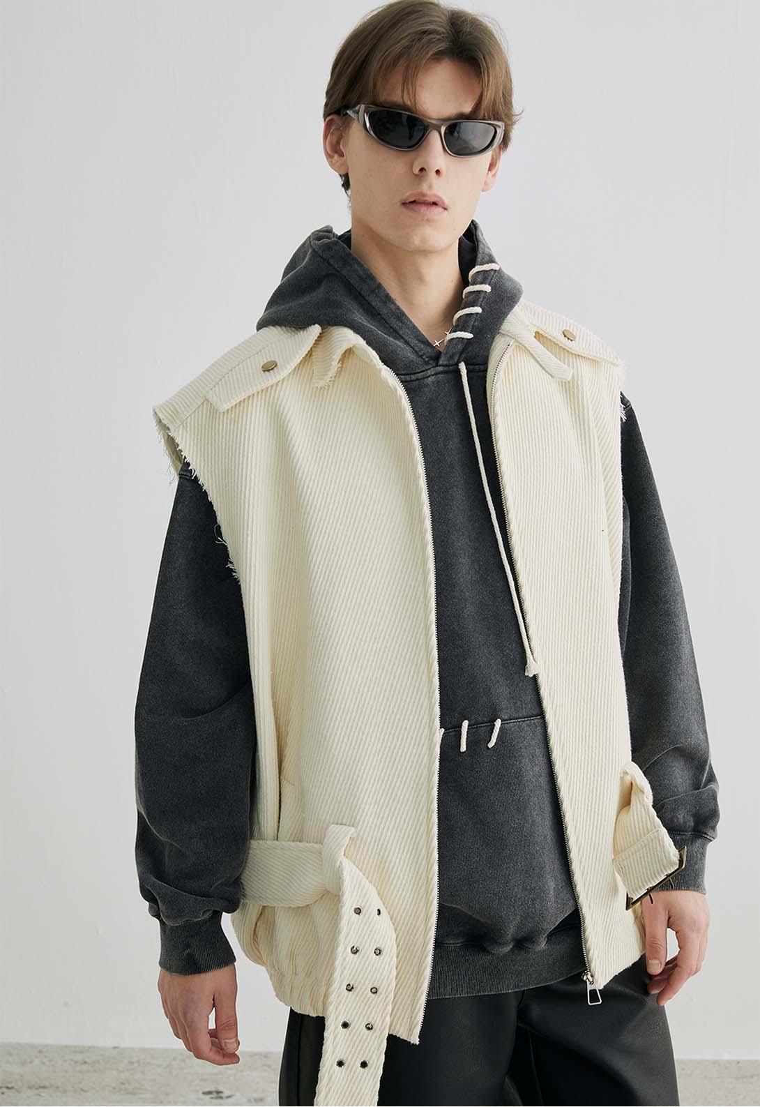 Cut-out twill weave oversized vest