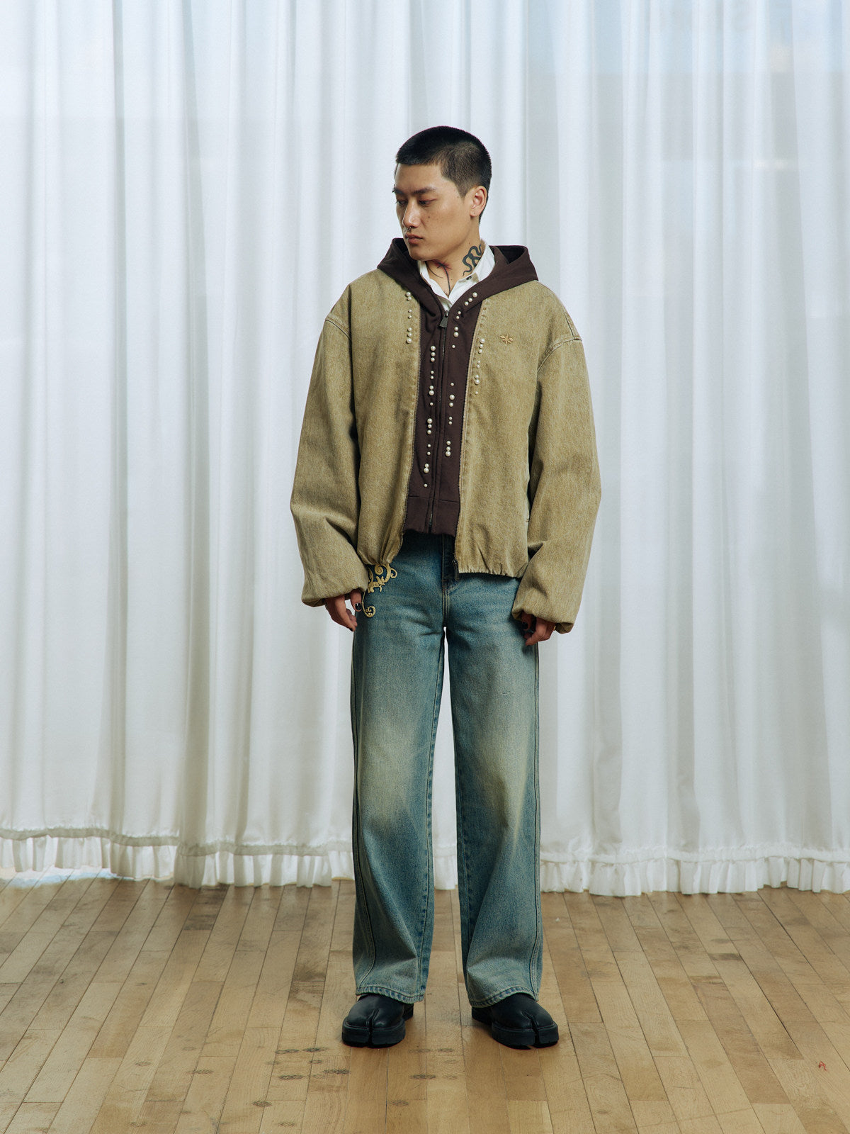 Embroidered Two-Tone Wash Straight Leg Jeans