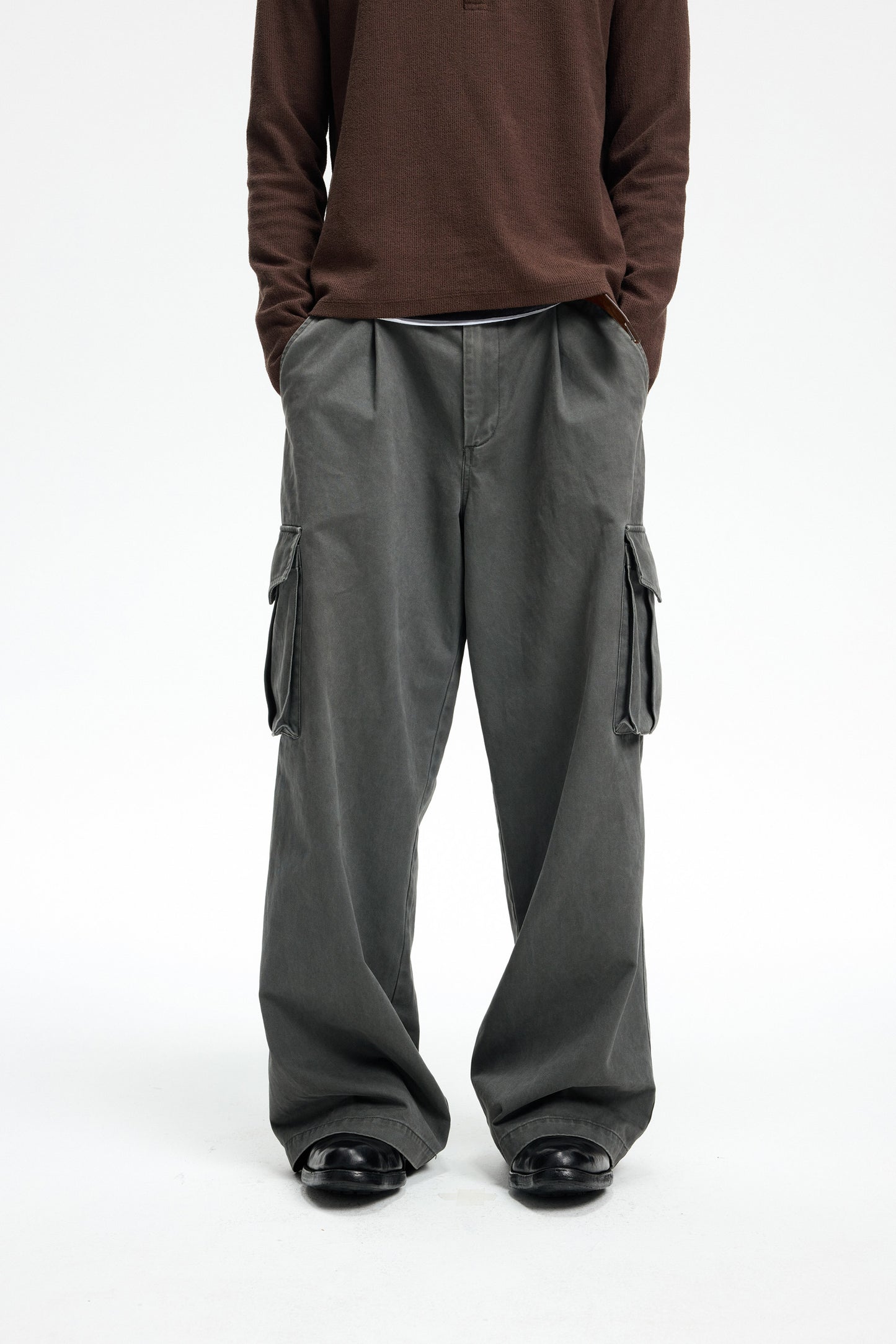 Wash-Finish Straight-Leg Cargo Pants