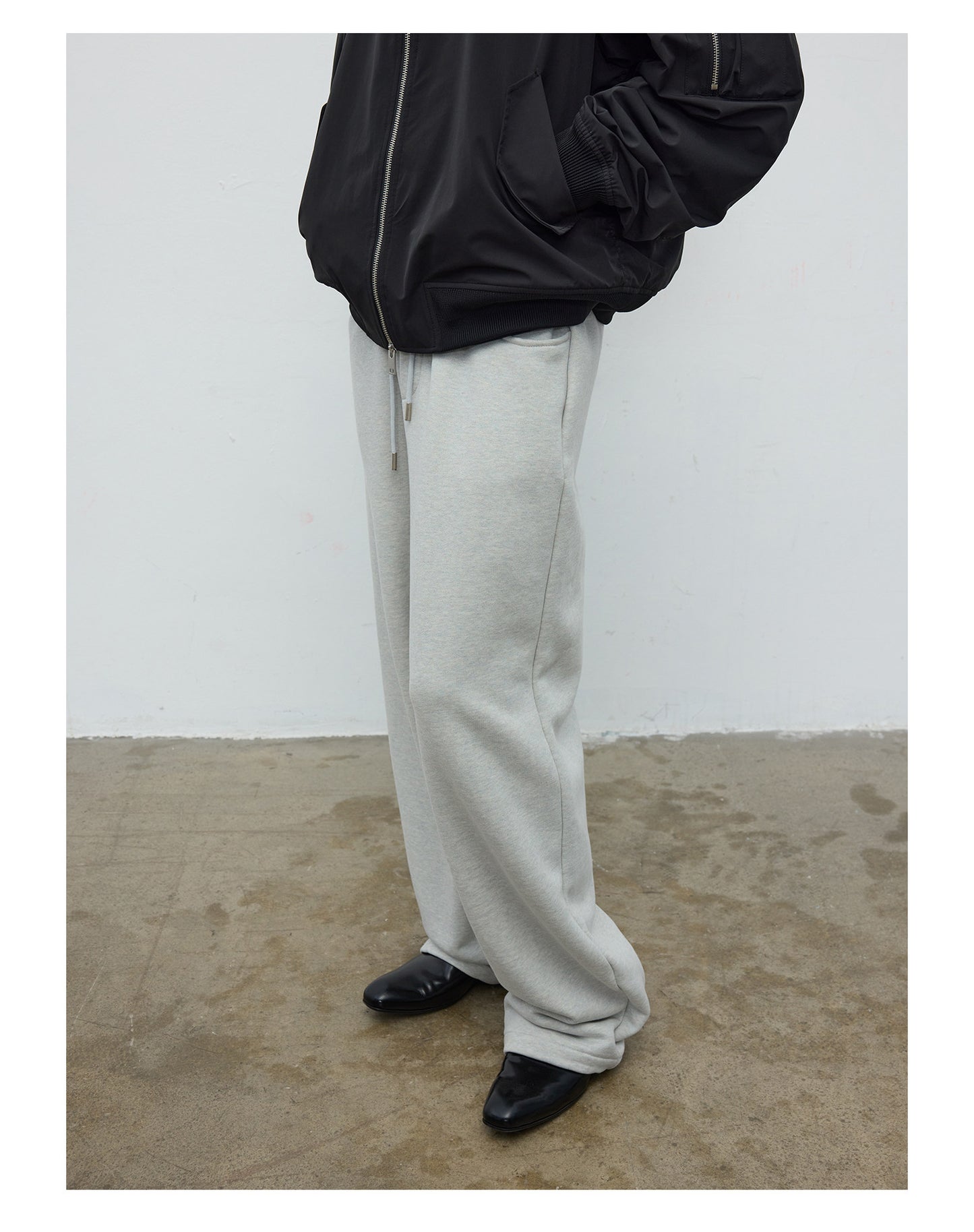 Casual fleece-lined sweatpants