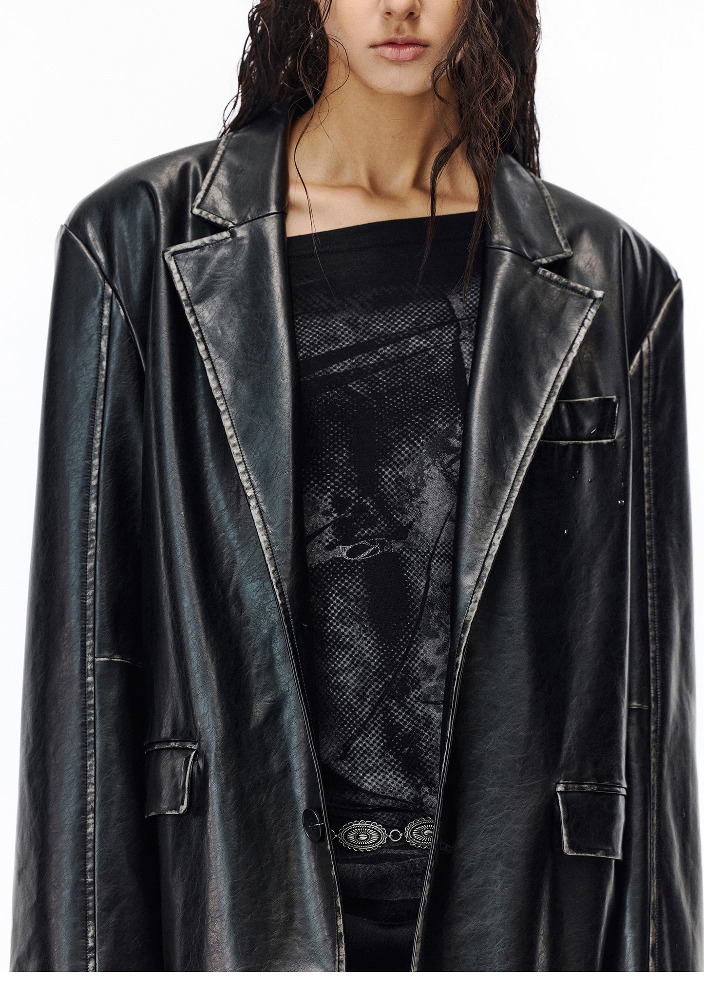 Color rubbed leather jacket