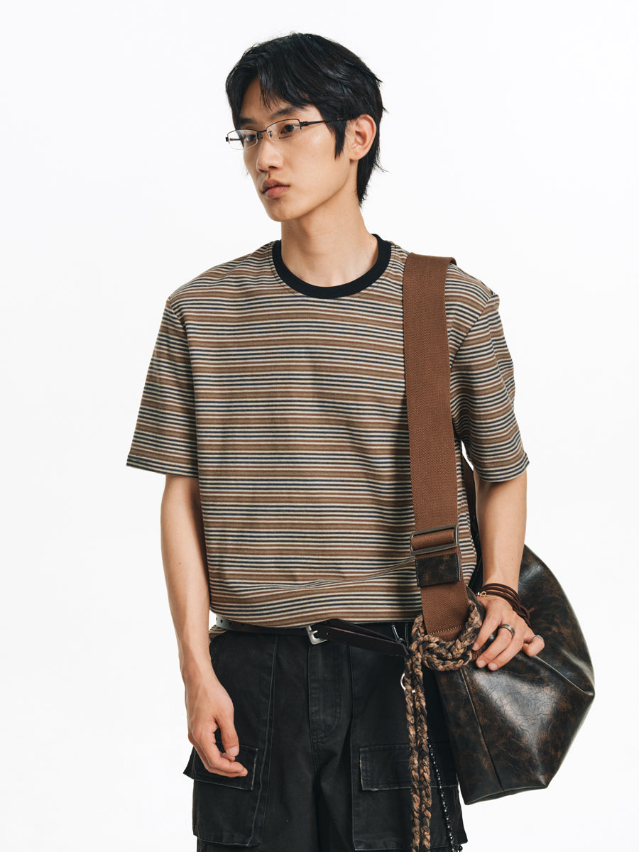 Contrast color T-shirt