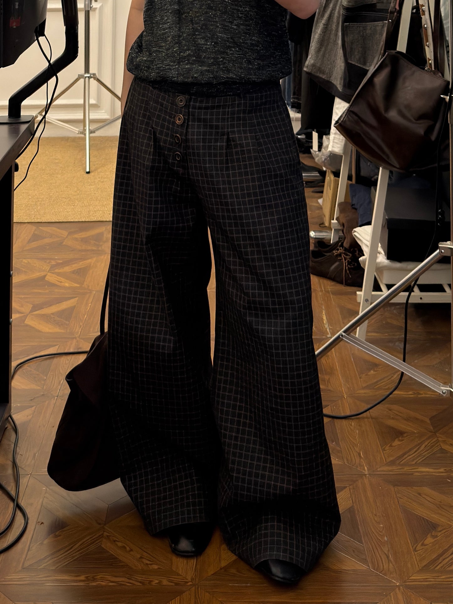 Loose-fitting Casual Pants with a Check Pattern