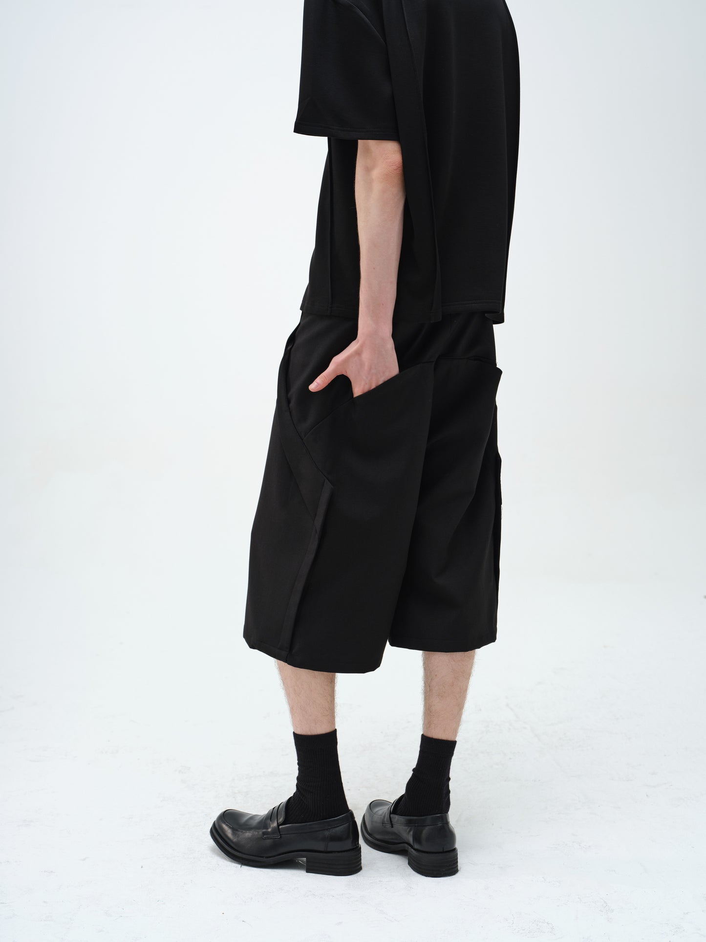 3D cropped shorts