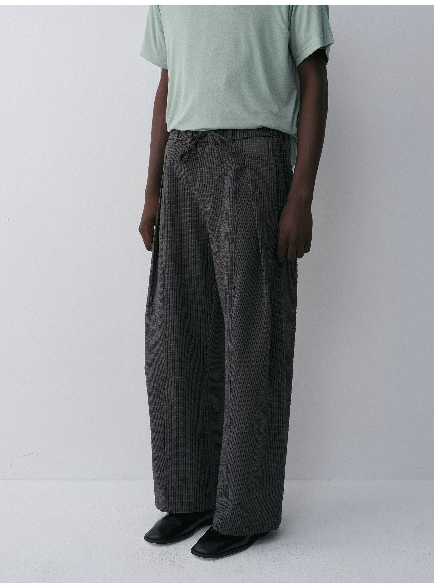 Curved Silhouette Casual Pants with Elastic Waistband