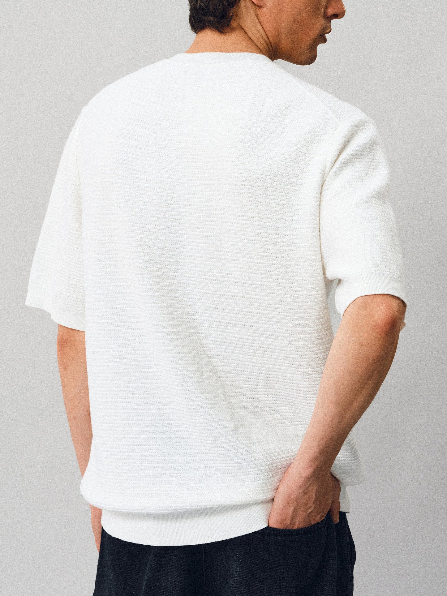 Short-sleeve knit shirt