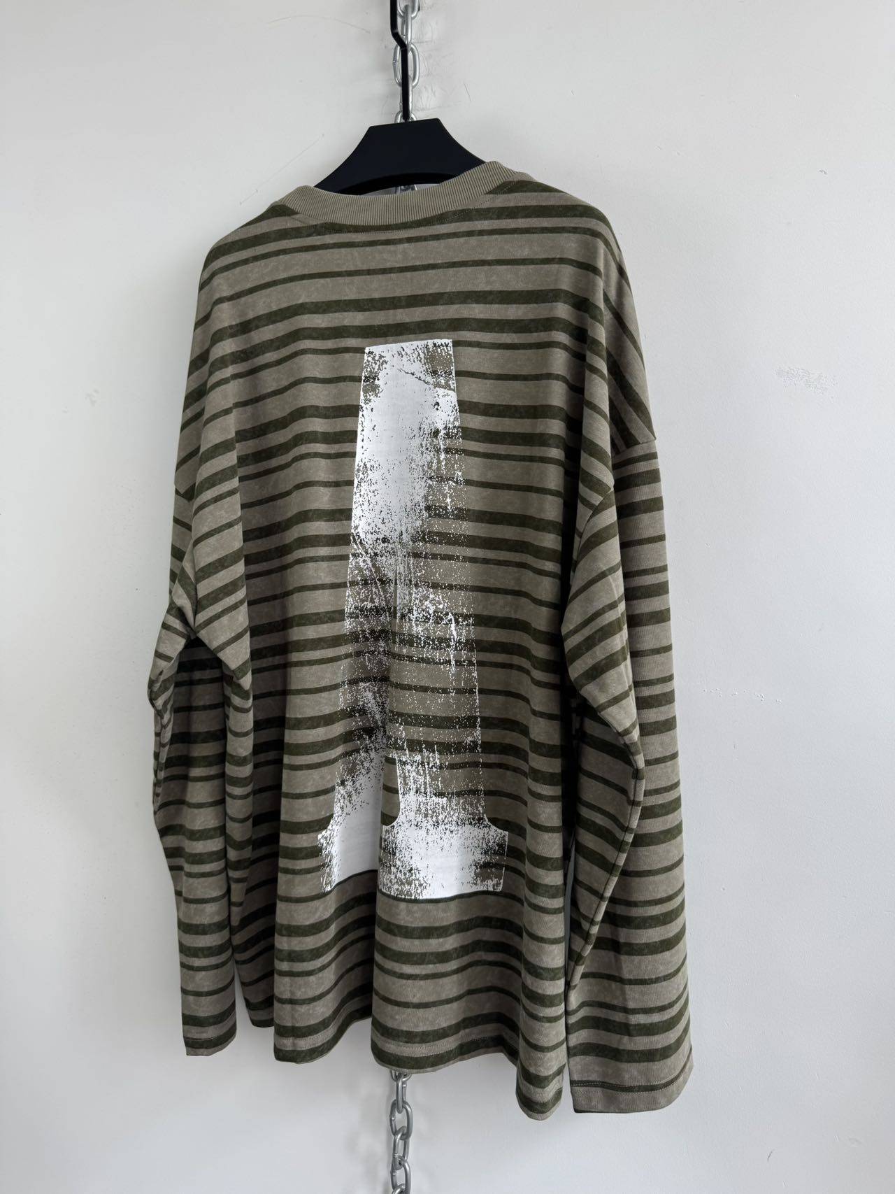 Lightweight Loose-Fit T-Shirt