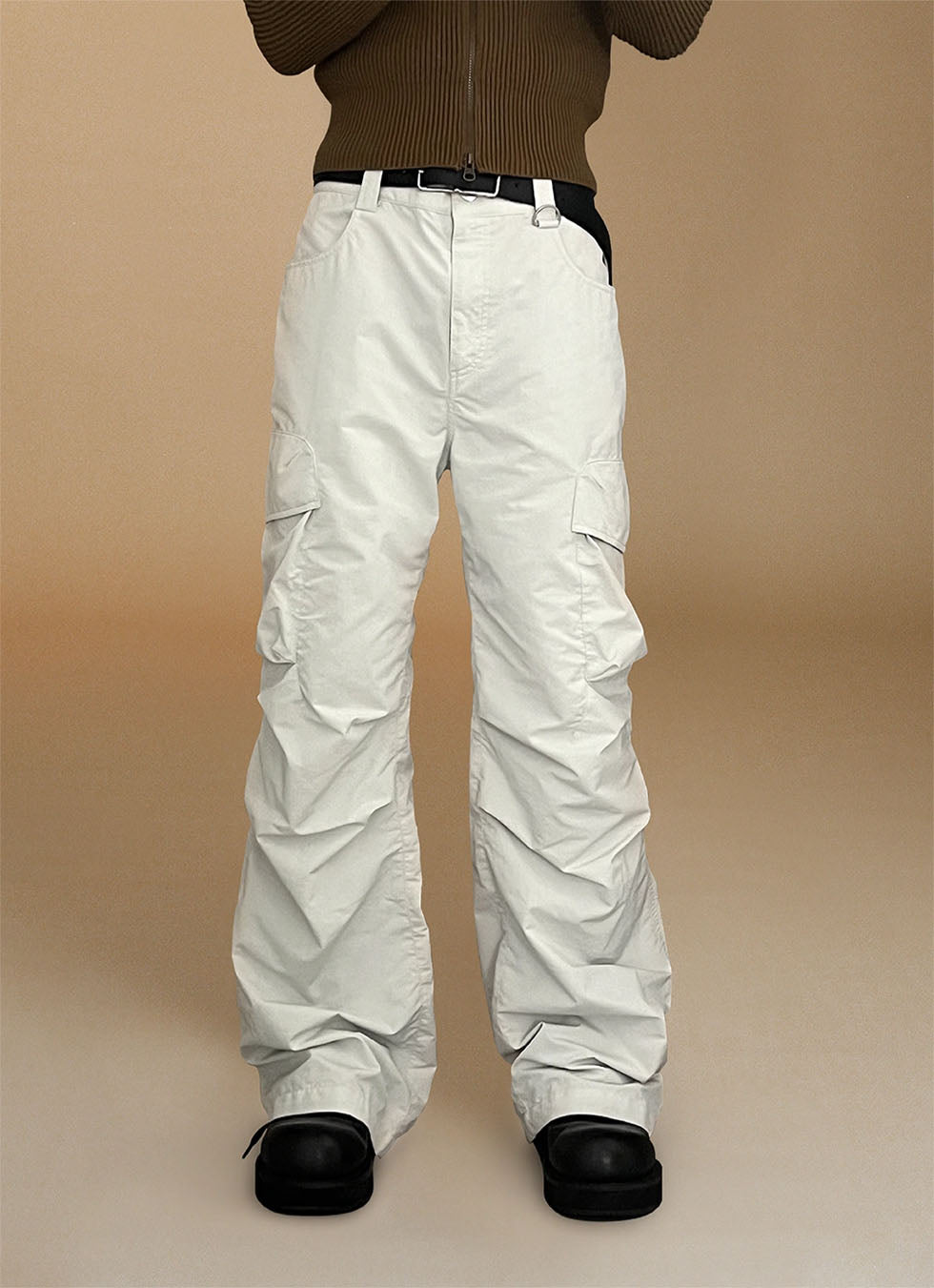 Three-dimensional patch pocket casual pants