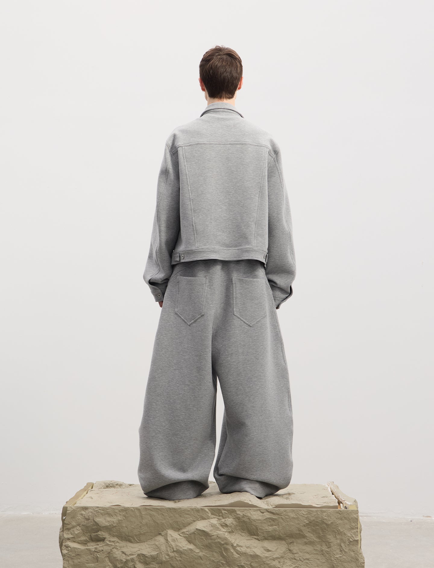 Short Wide Silhouette Jacket