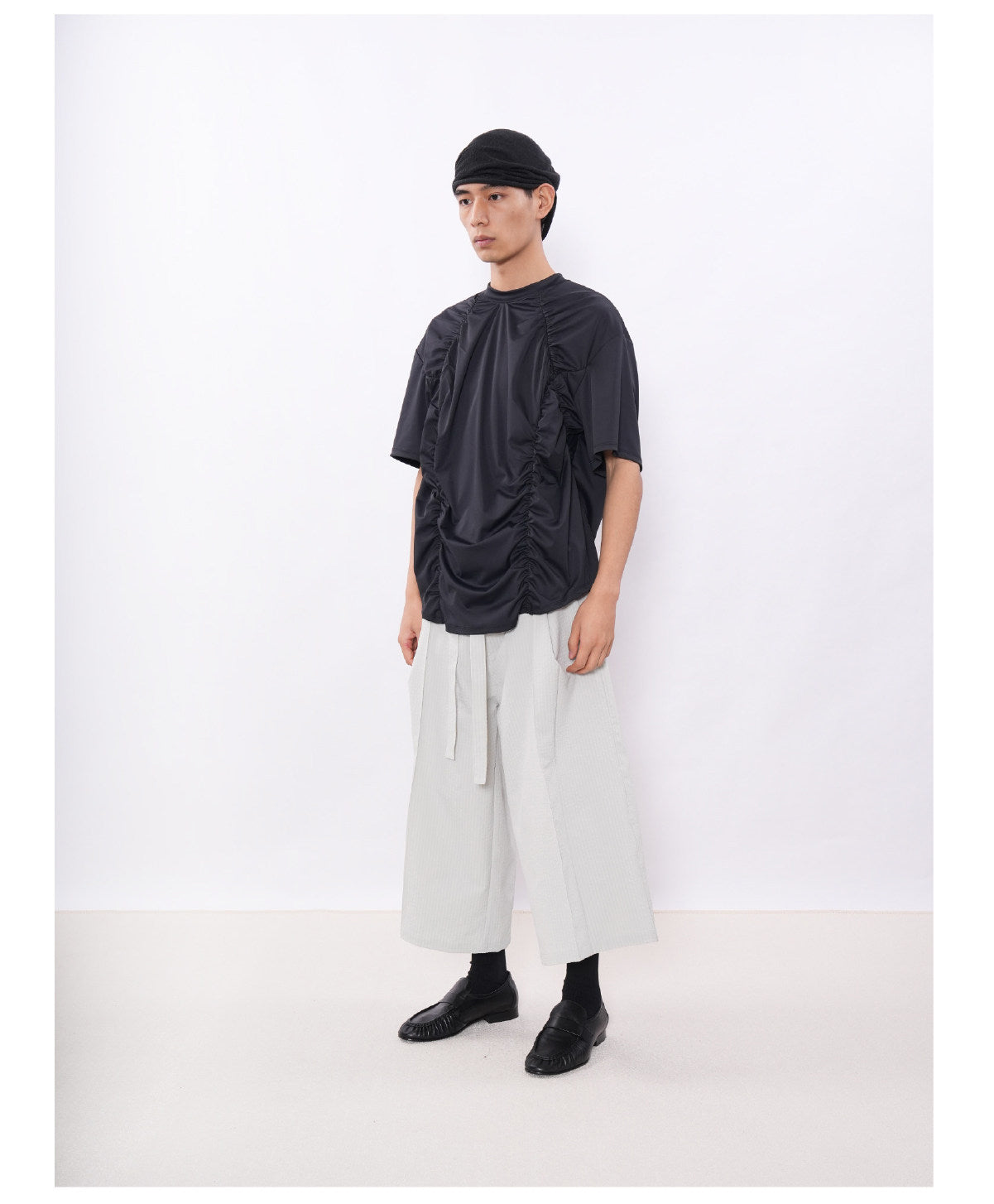 Casual 3/4-Length Pants with Pleated Waistband