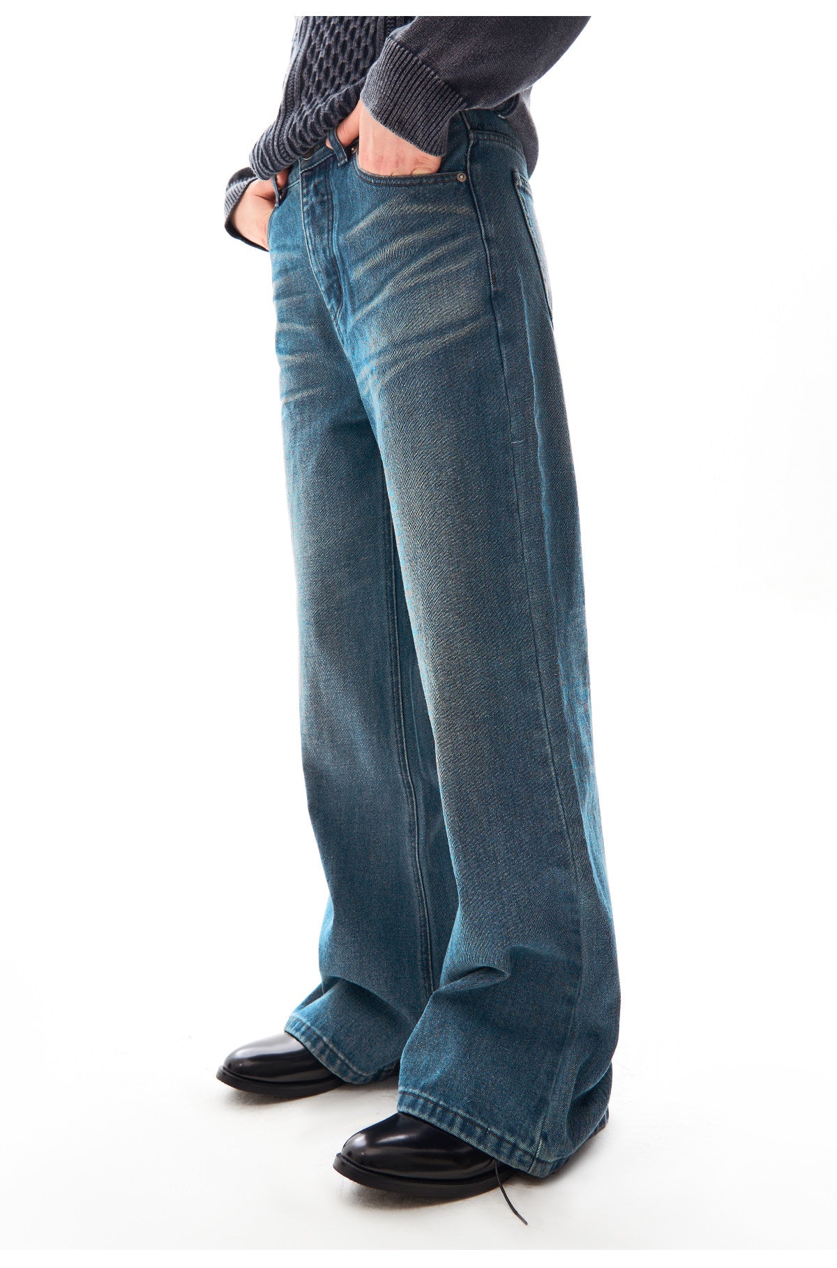 Vintage-washed jeans