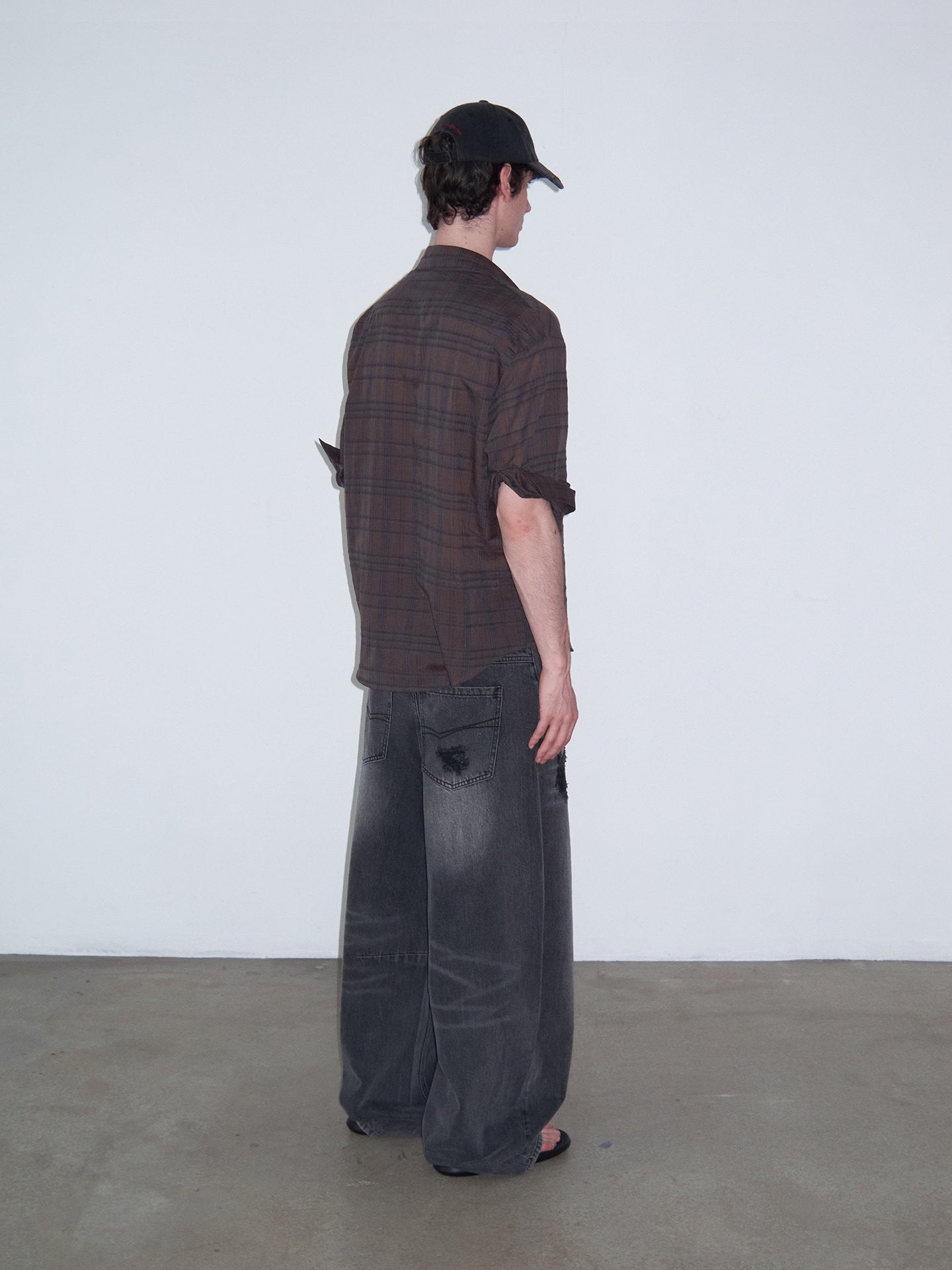Mid-Sleeve Shirt with Rolled-Up Sleeves