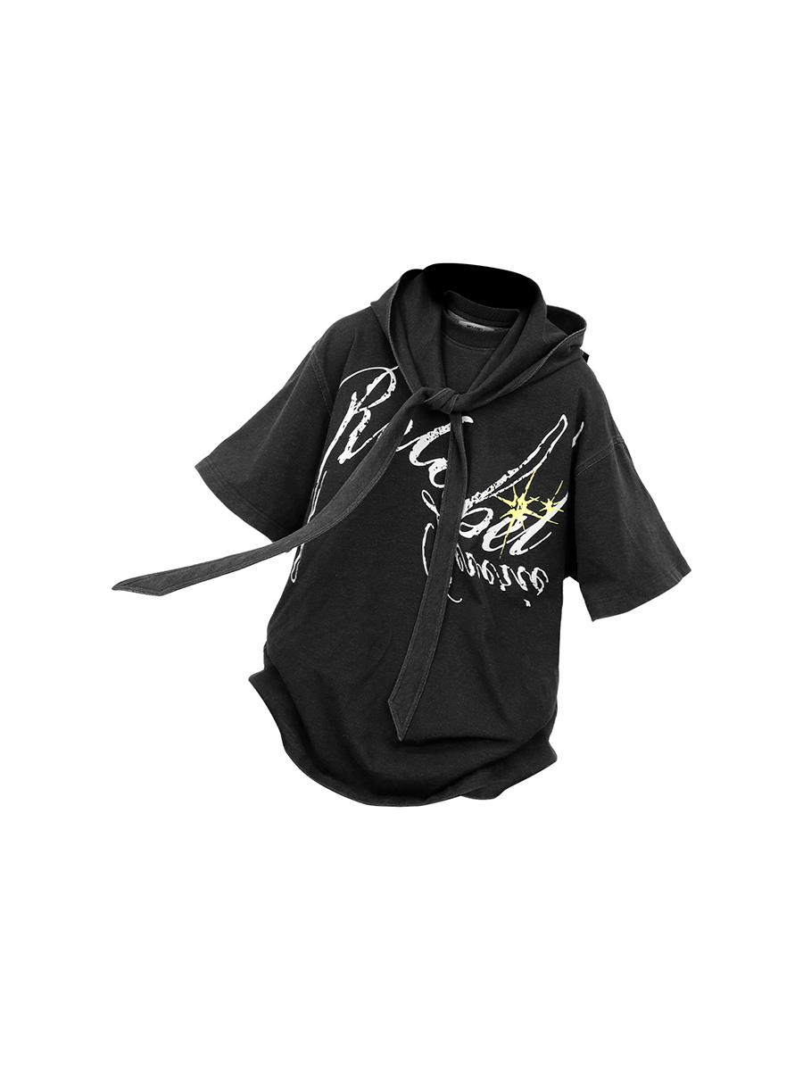 取り外し可能なフード付きプリントTシャツ