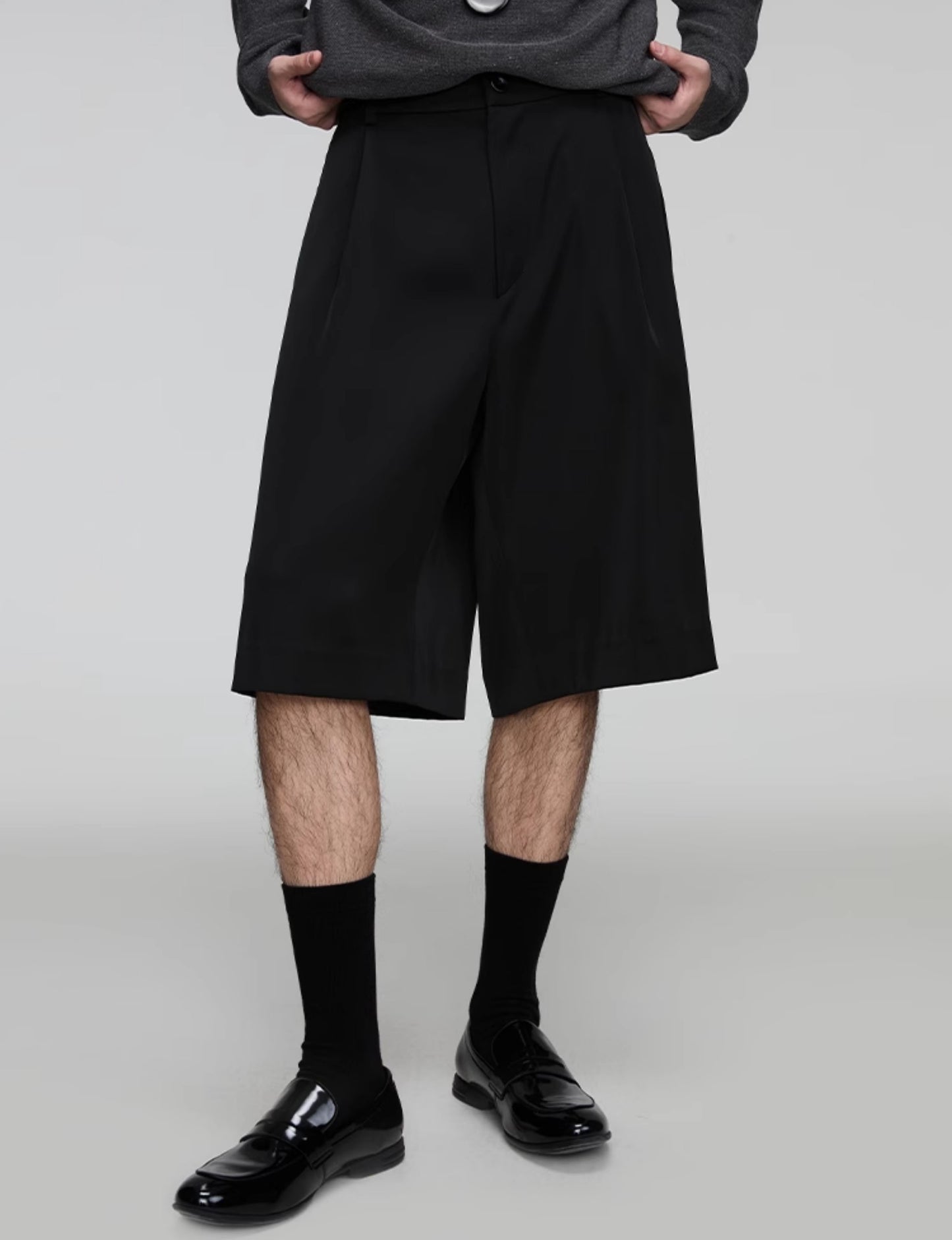 Elastic waist casual shorts