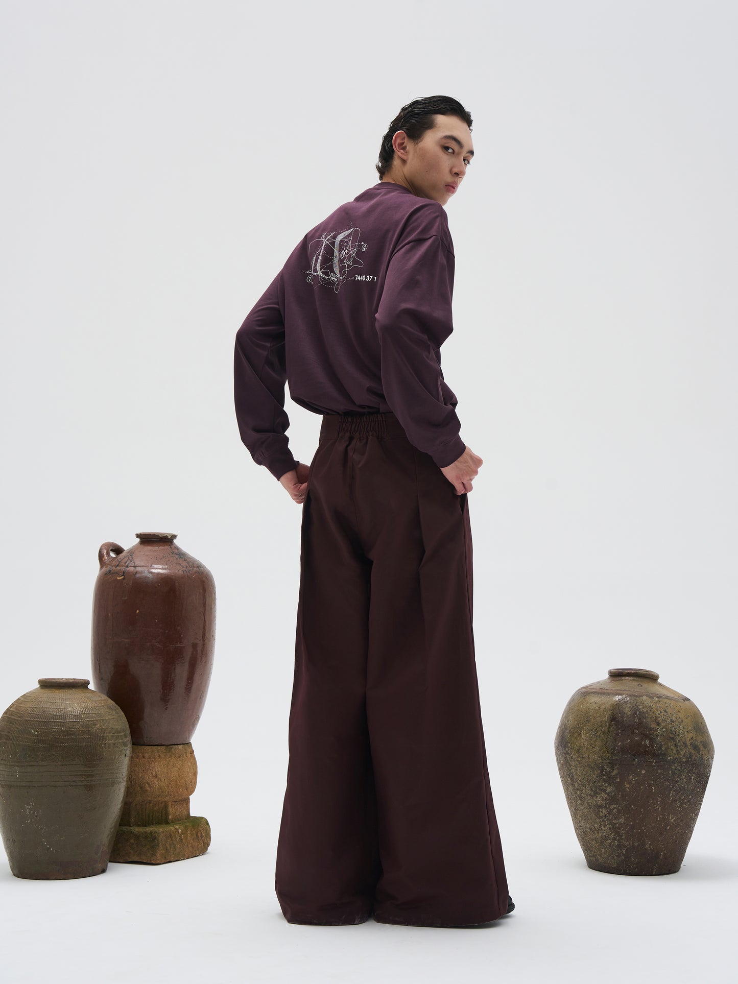 Pleated wide pants