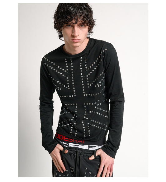 スタッズTシャツ