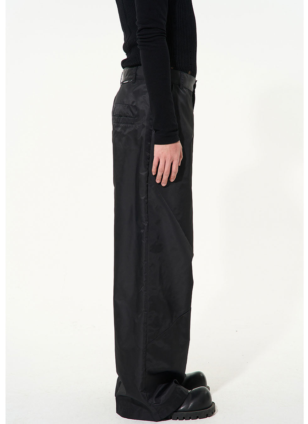 Loose-fitting straight three-dimensional design nylon pants