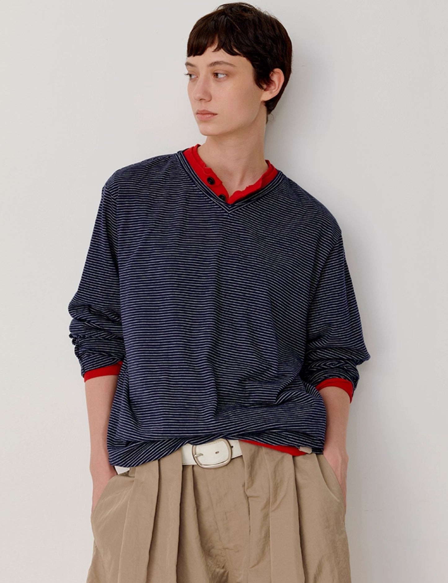 Retro Carl V-넥 T-셔츠