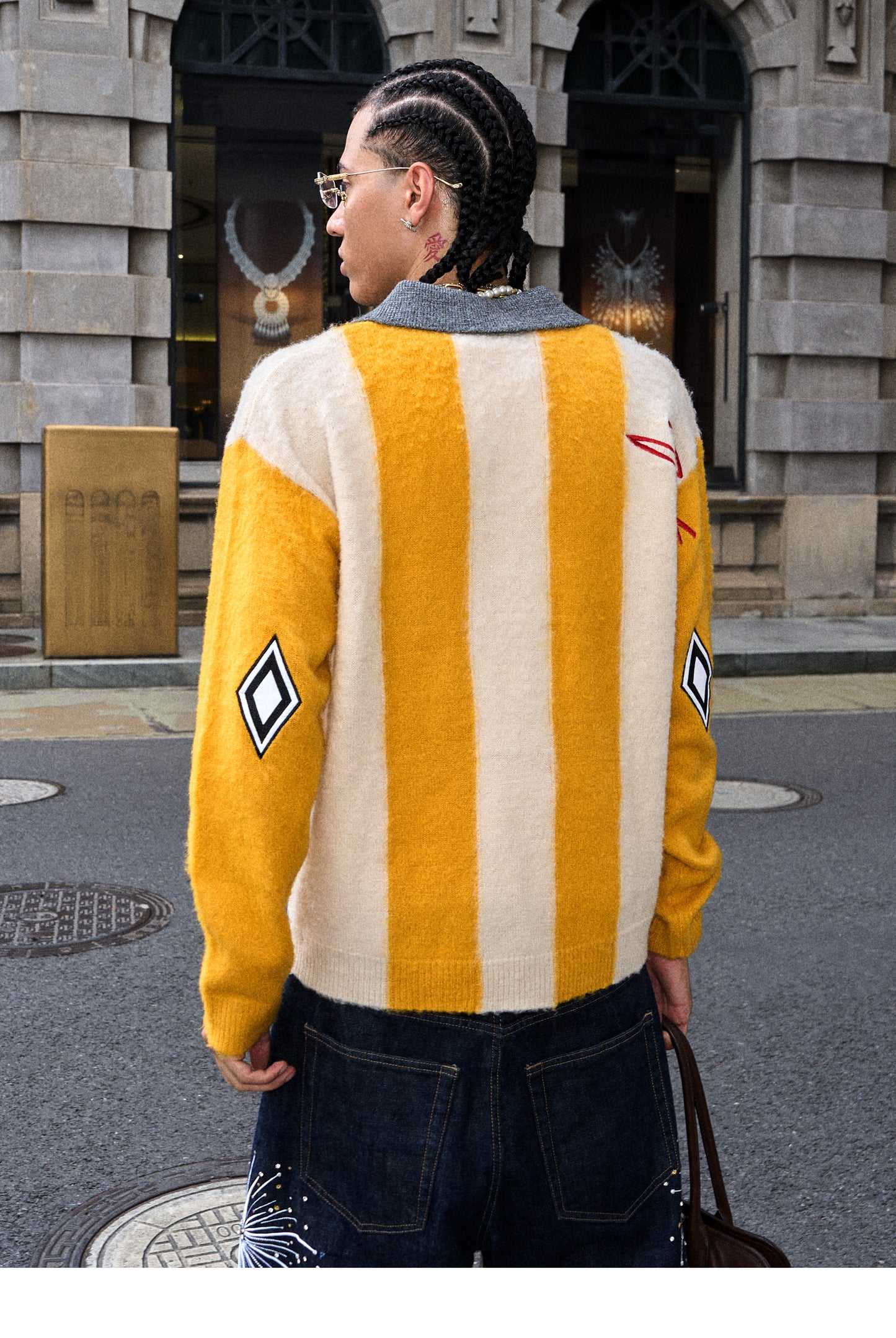 Jacquard embroidery knit