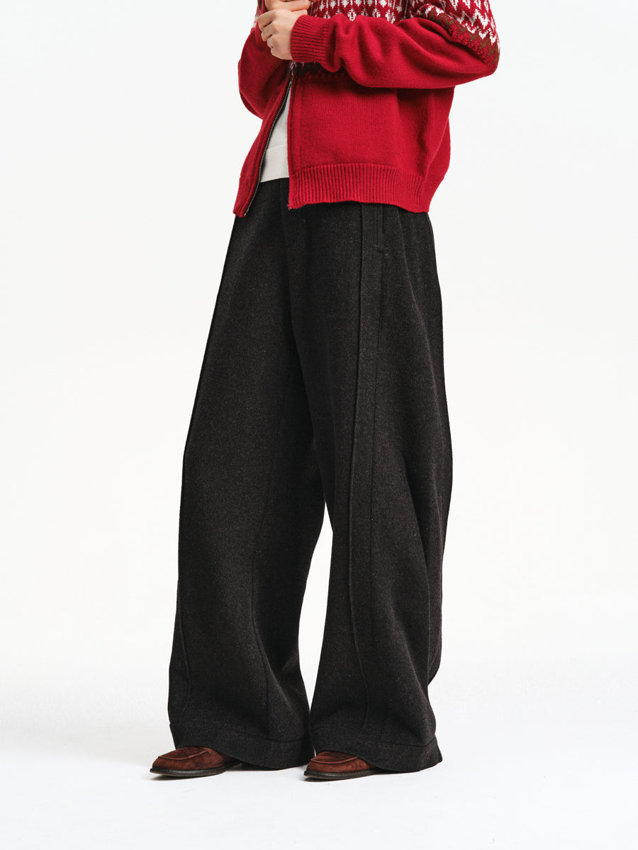 Three-dimensional cut casual pants