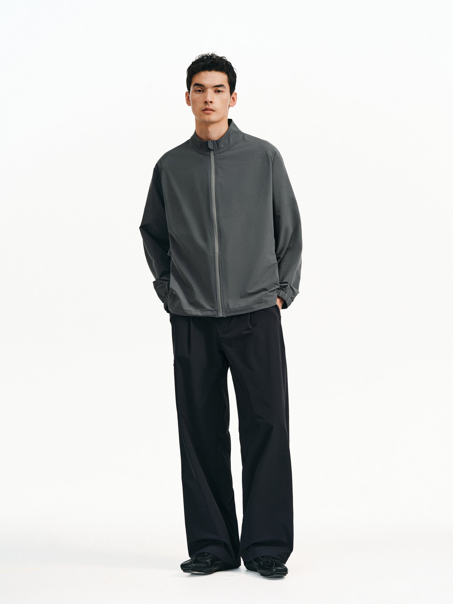 Water-repellent lightweight jacket