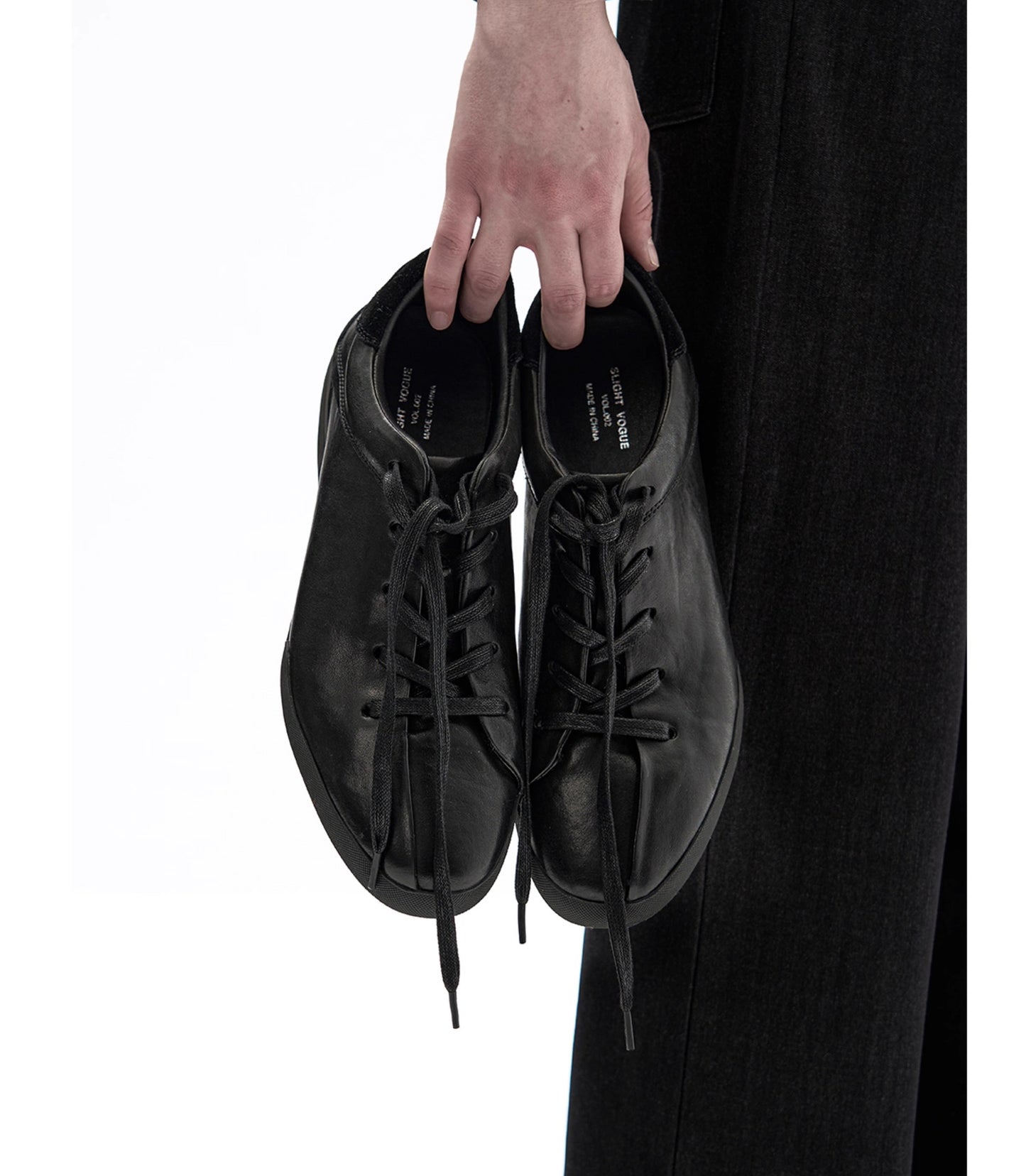 Hand-sewn shoes with wash finish