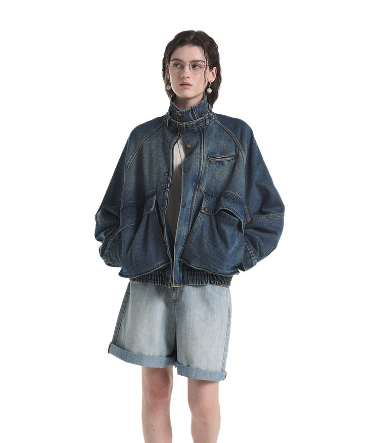 Short silhouette denim jacket
