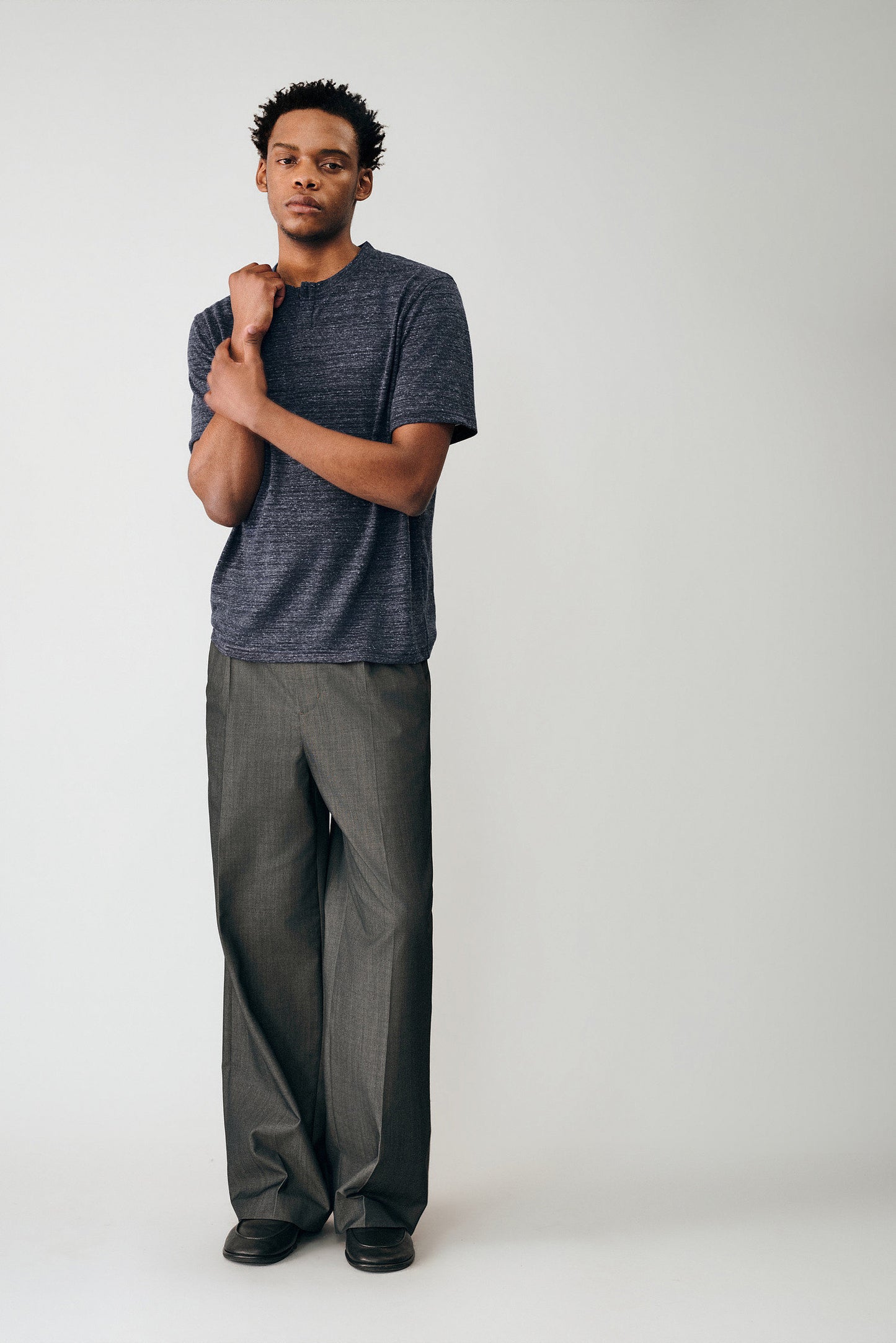 Shiny Single-Pleat Casual Pants