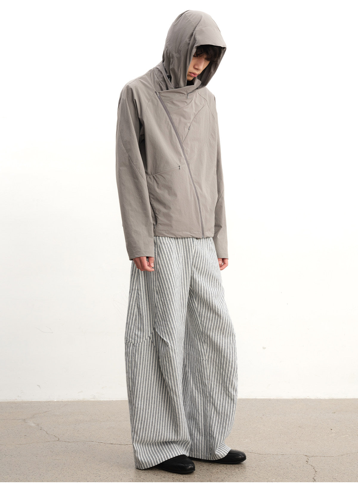 Striped 3D-Pleated Casual Pants