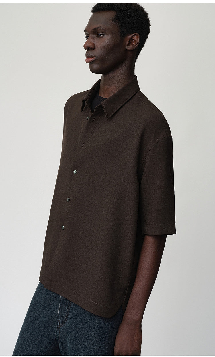 Standard Color Shirt with Pleats on the Side Seams