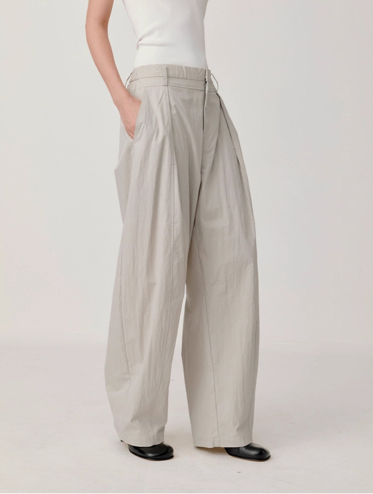Casual pants with elastic waistband