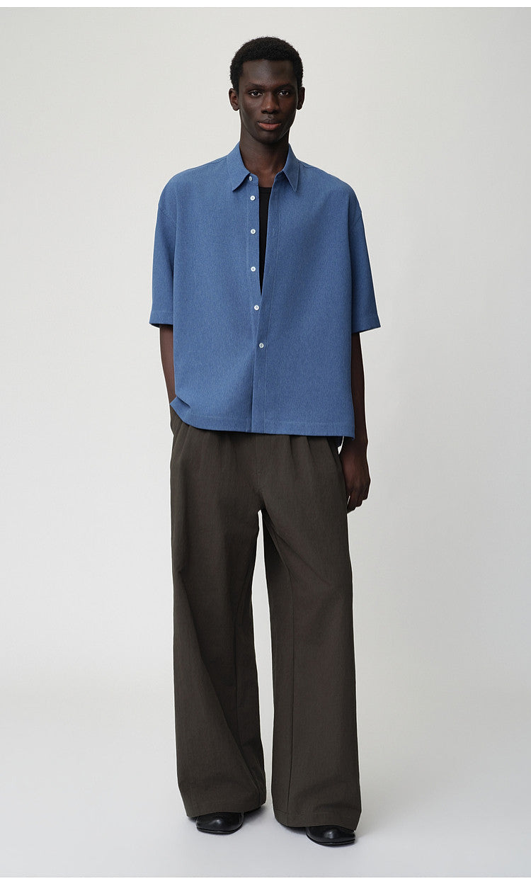 Standard Color Shirt with Pleats on the Side Seams