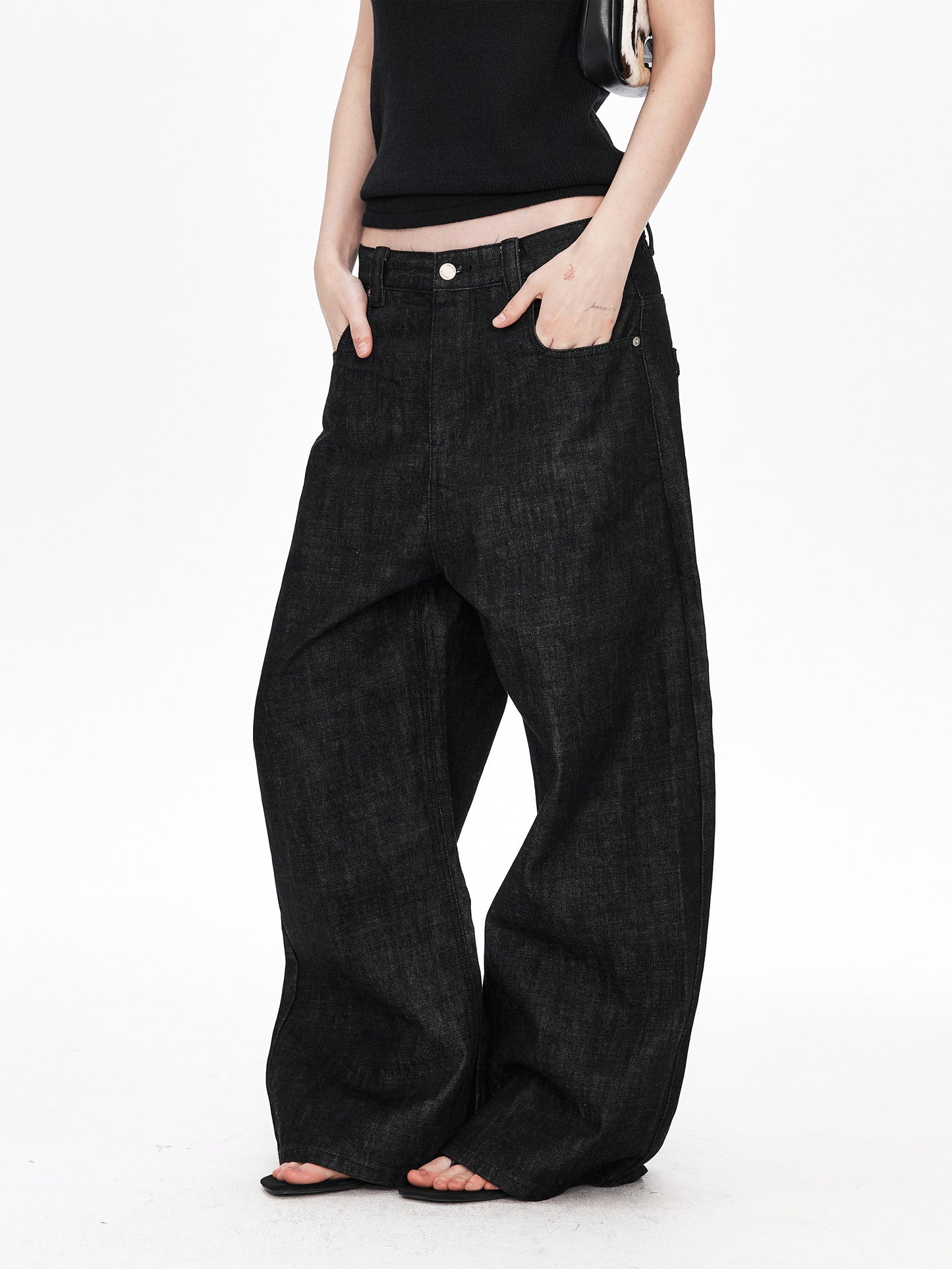 Original Color Jeans with 3D Pattern Cutting