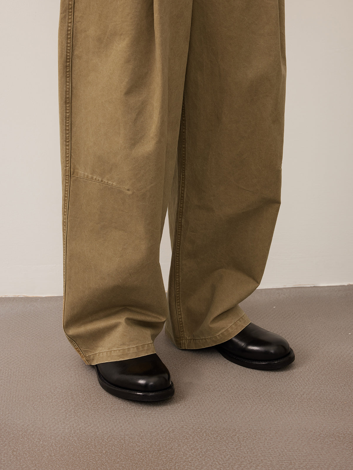 Single Pleated Loose Casual Pants