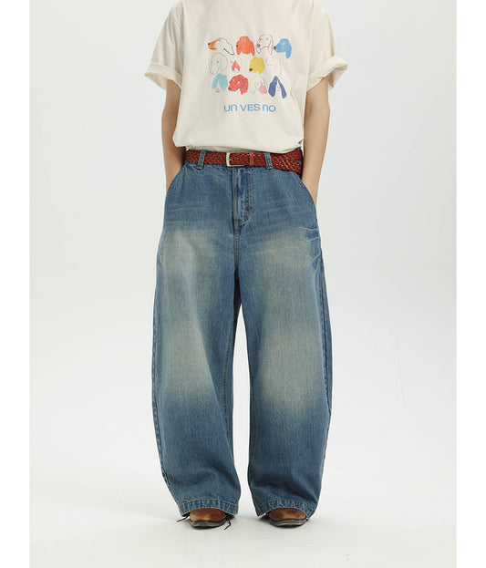 Loose-fitting scimitar silhouette jeans