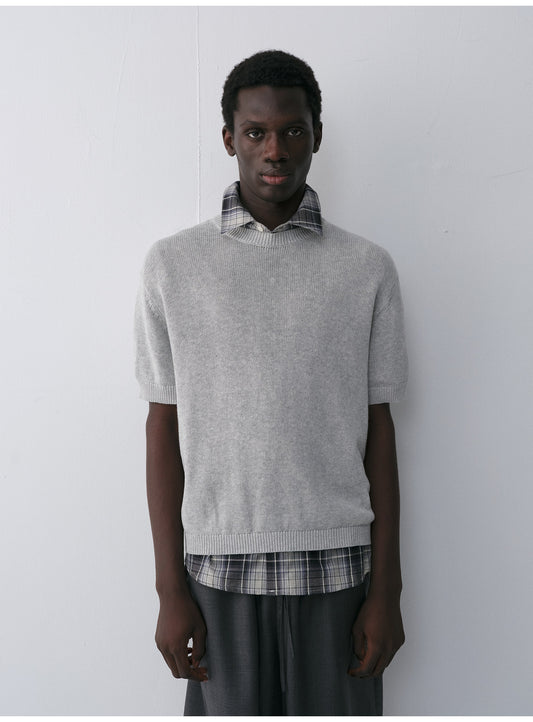 Crew-neck knit shirt