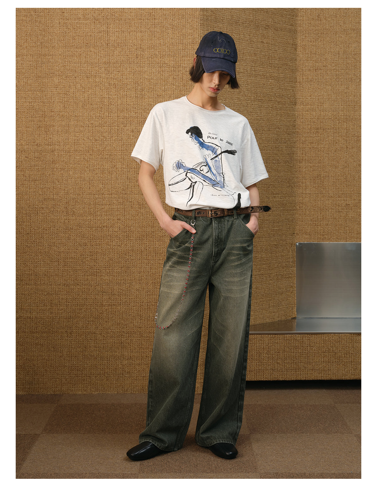 Damaged straight jeans