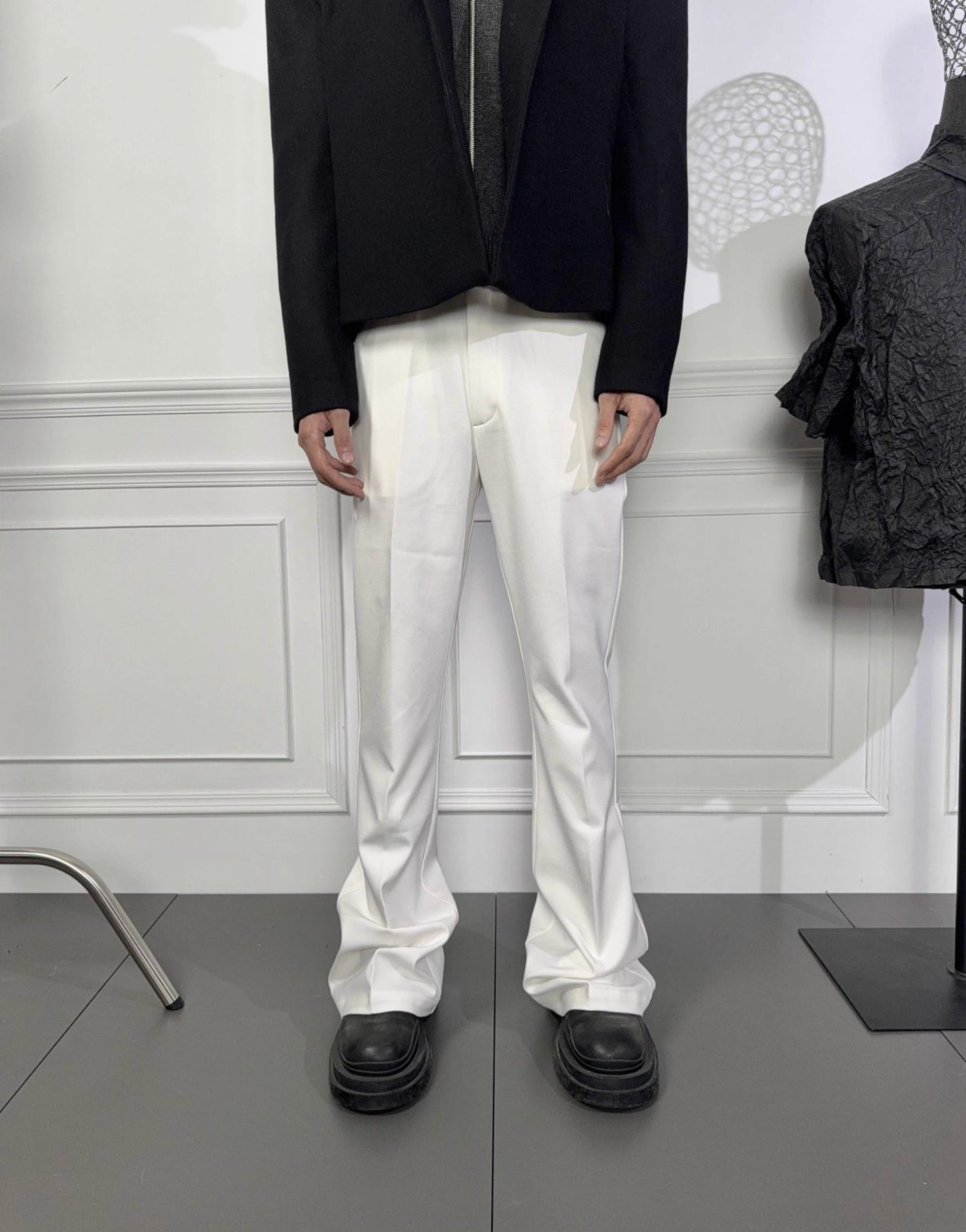 Three-dimensional pleated casual pants