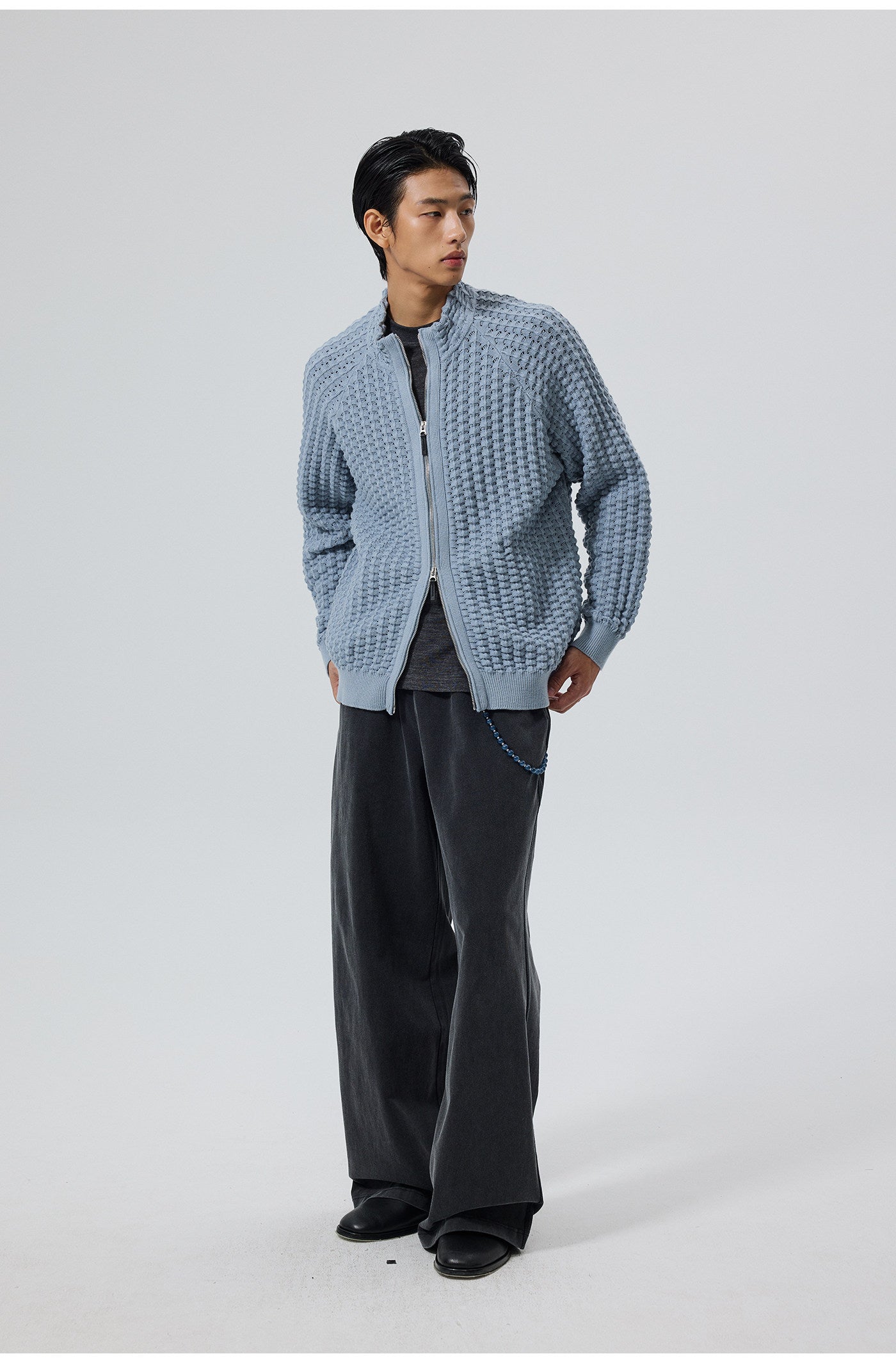 Matte-washed finish Stretch waistband Casual pants