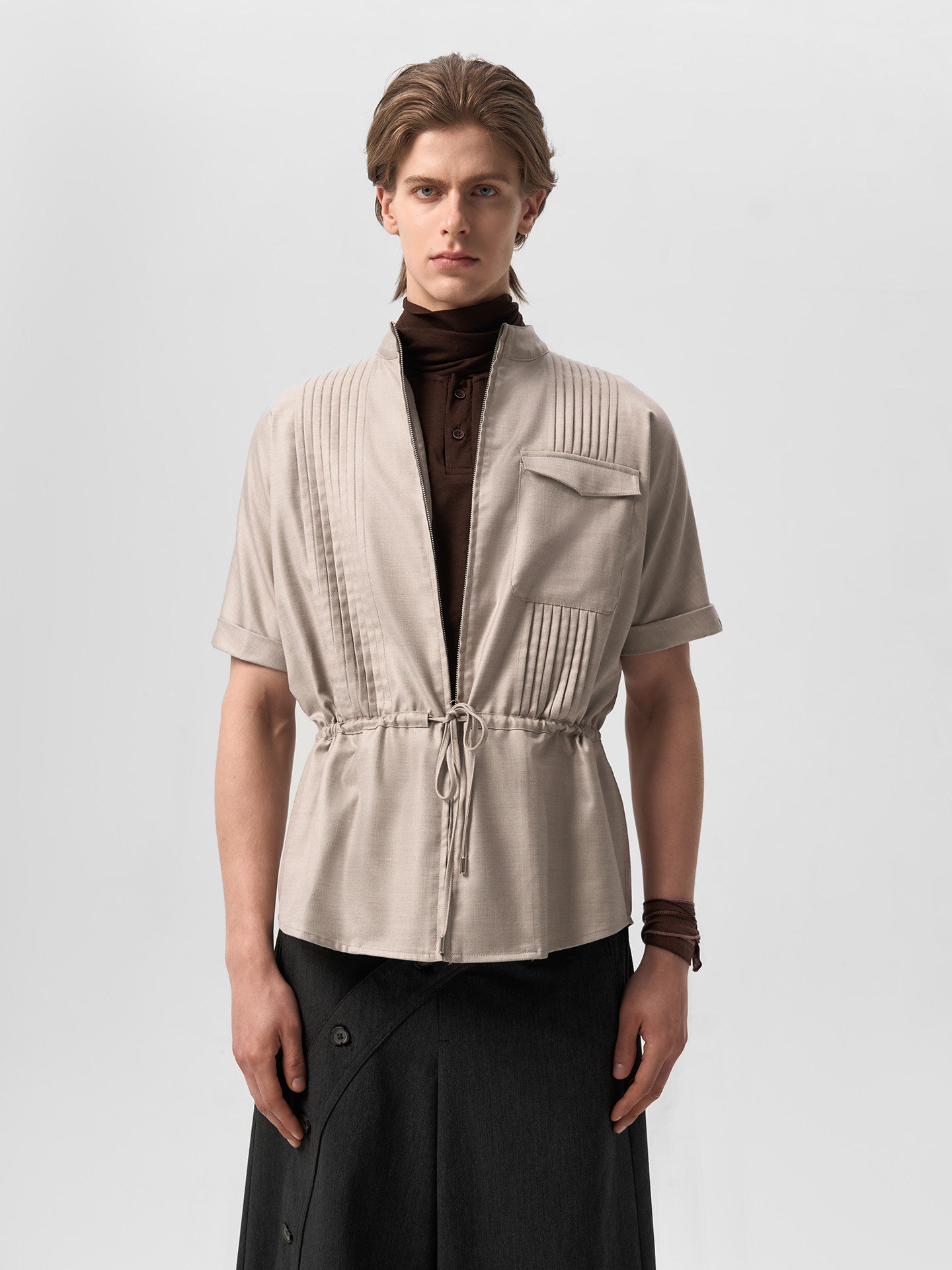 Shirt with 3D pleats and pockets