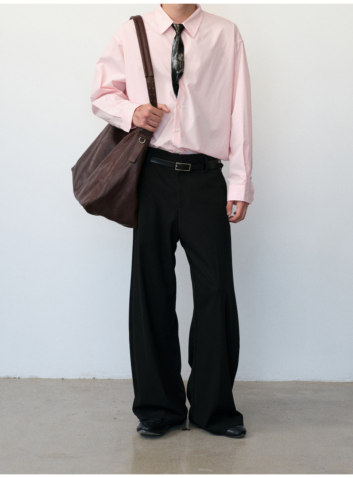 Curved-Leg Casual Pants