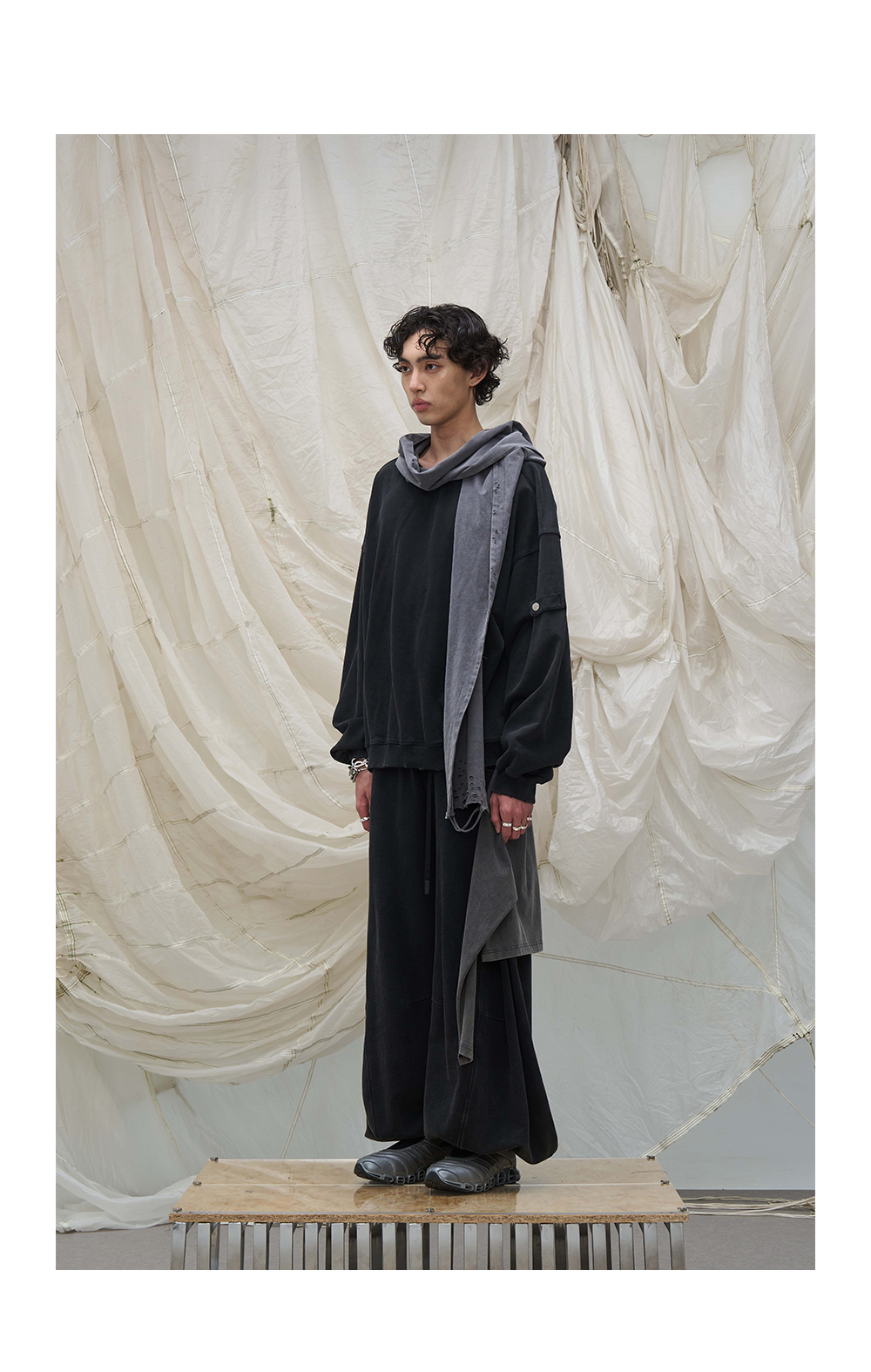 Removable T-shirt and sweatpants