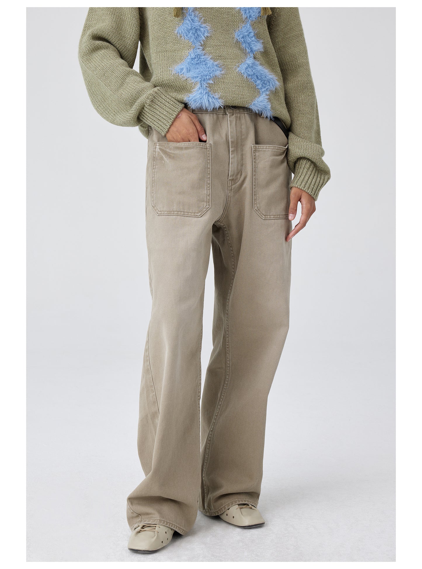 Straight casual pants with patch pockets