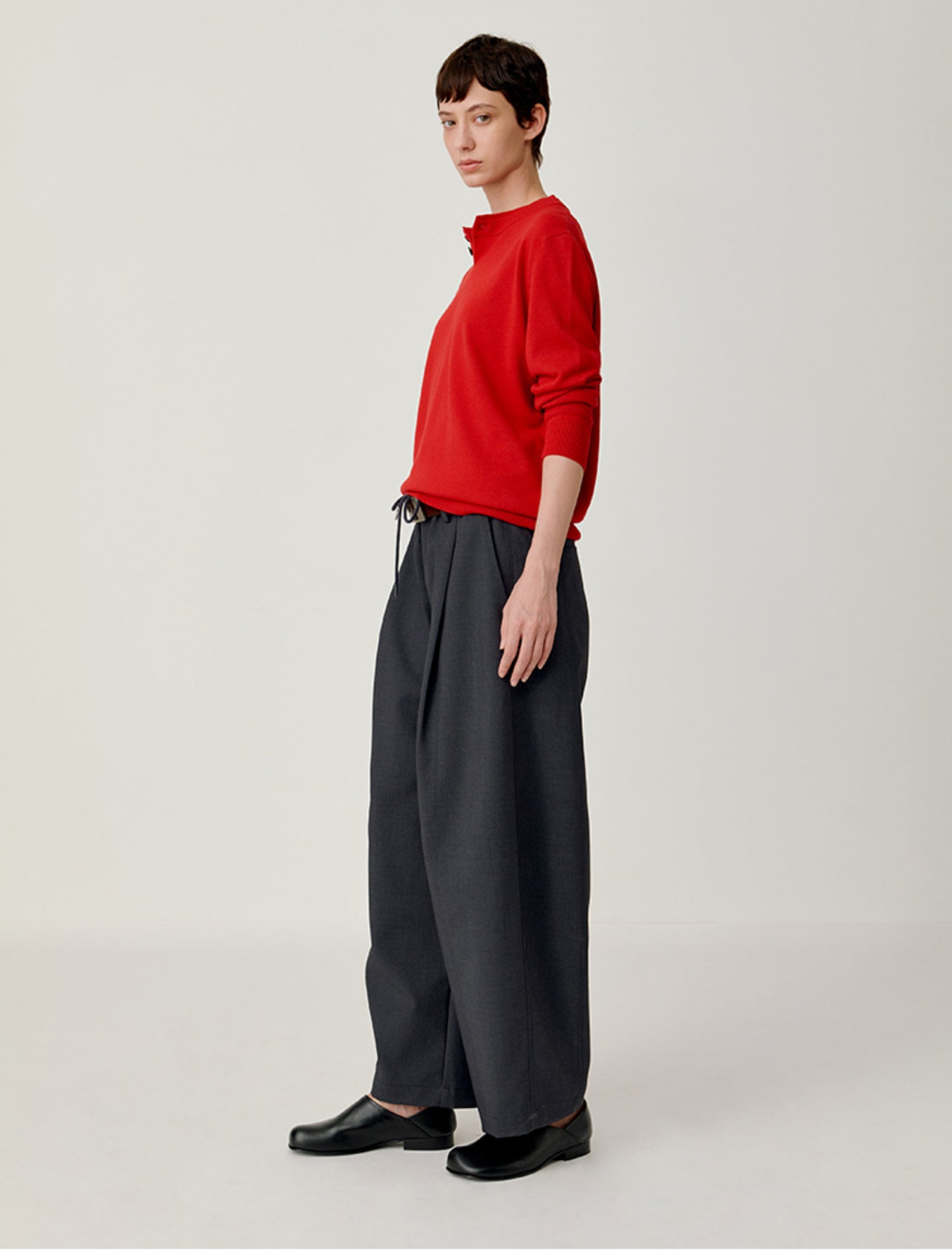 Loose-fitting draped casual pants