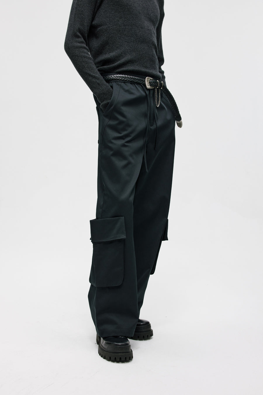 Anti-wrinkle patch pocket work pants