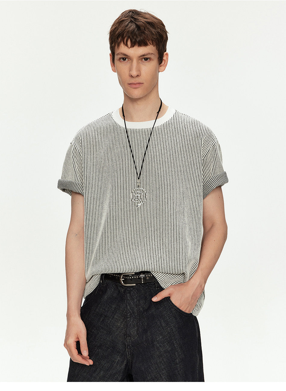 Round-Neck Vertical-Striped T-Shirt